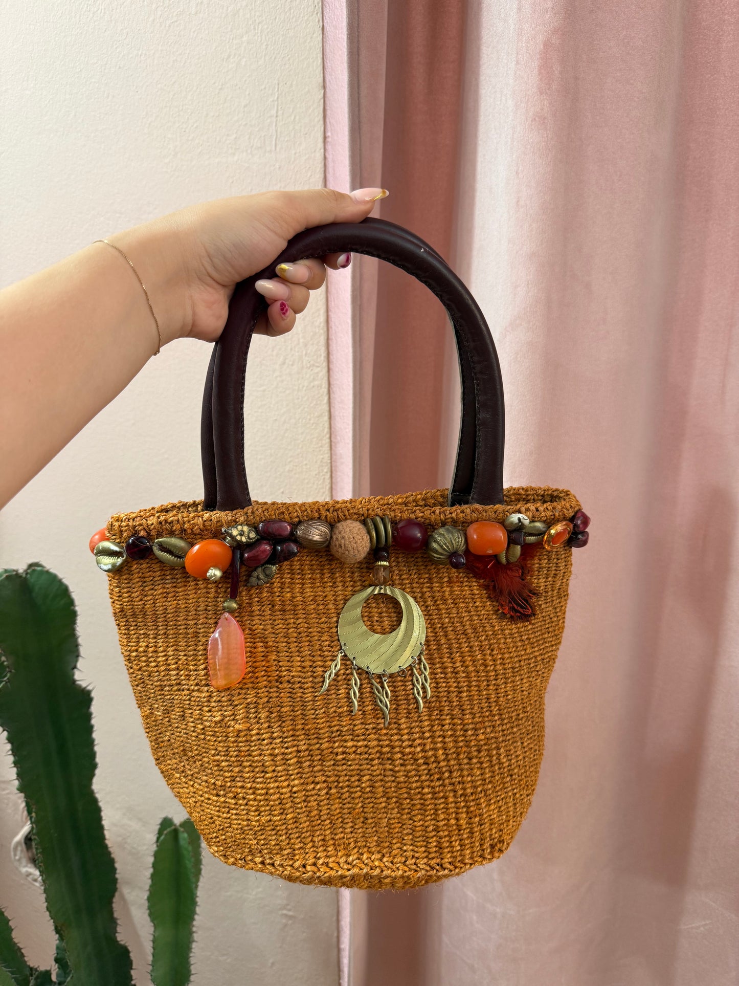Borsa vintage arancio con ciondoli