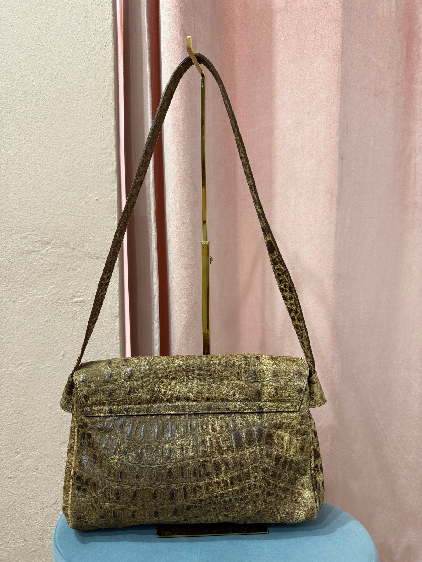 Borsa in vera pelle dettaglio chiusura centrale