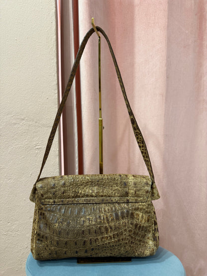 Borsa in vera pelle dettaglio chiusura centrale