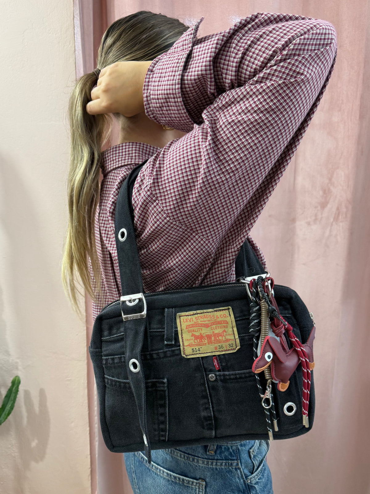 Borsa Levis upcycling nera