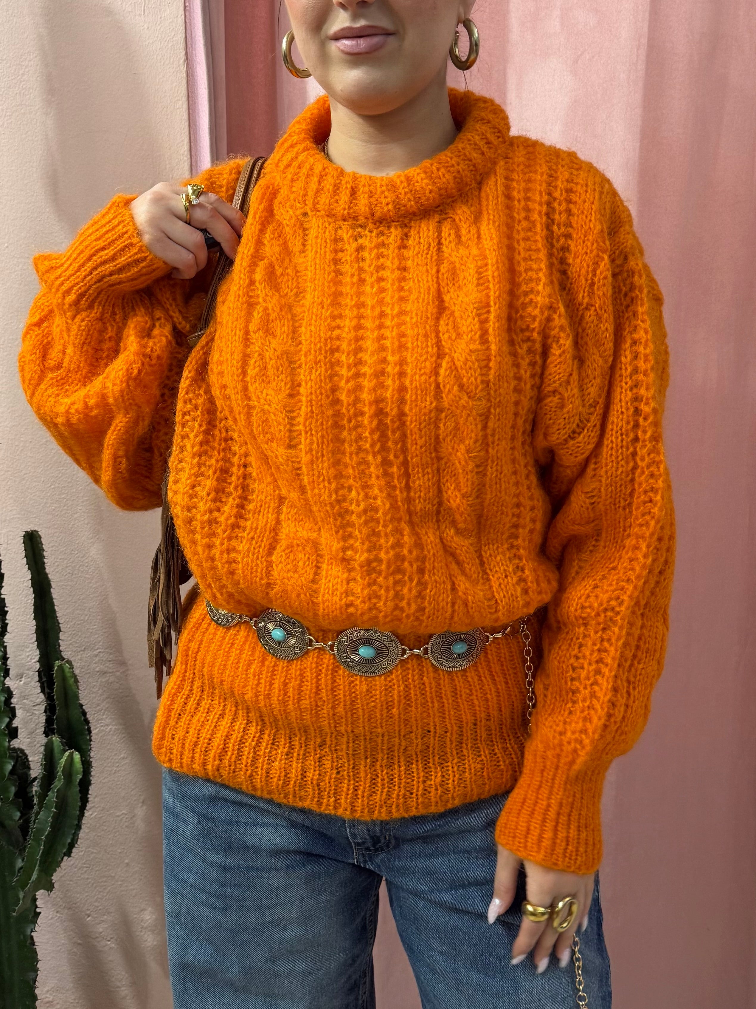 Maglione in lana arancio acceso