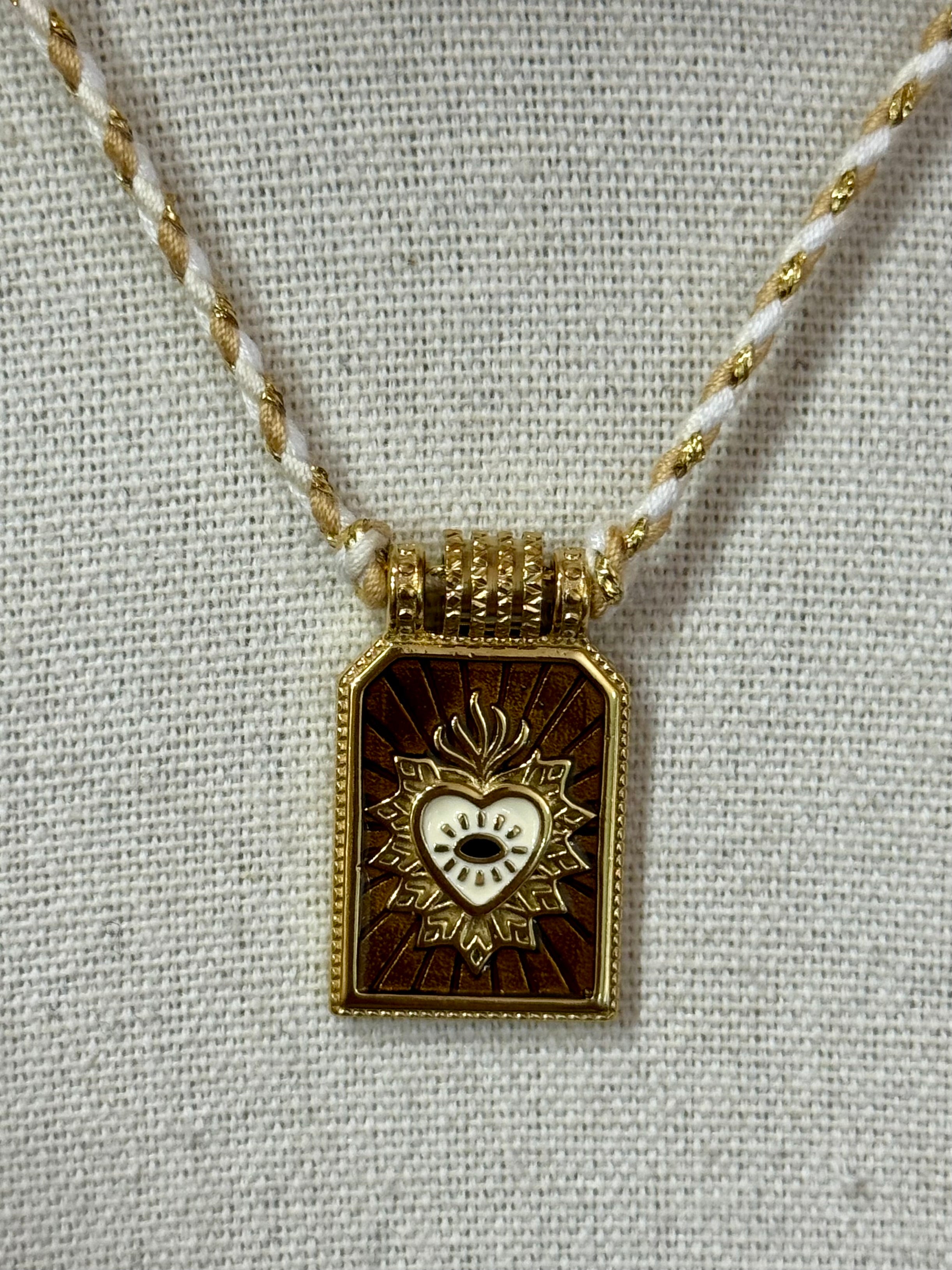 Collana ciondolo “Cuore Sacro”