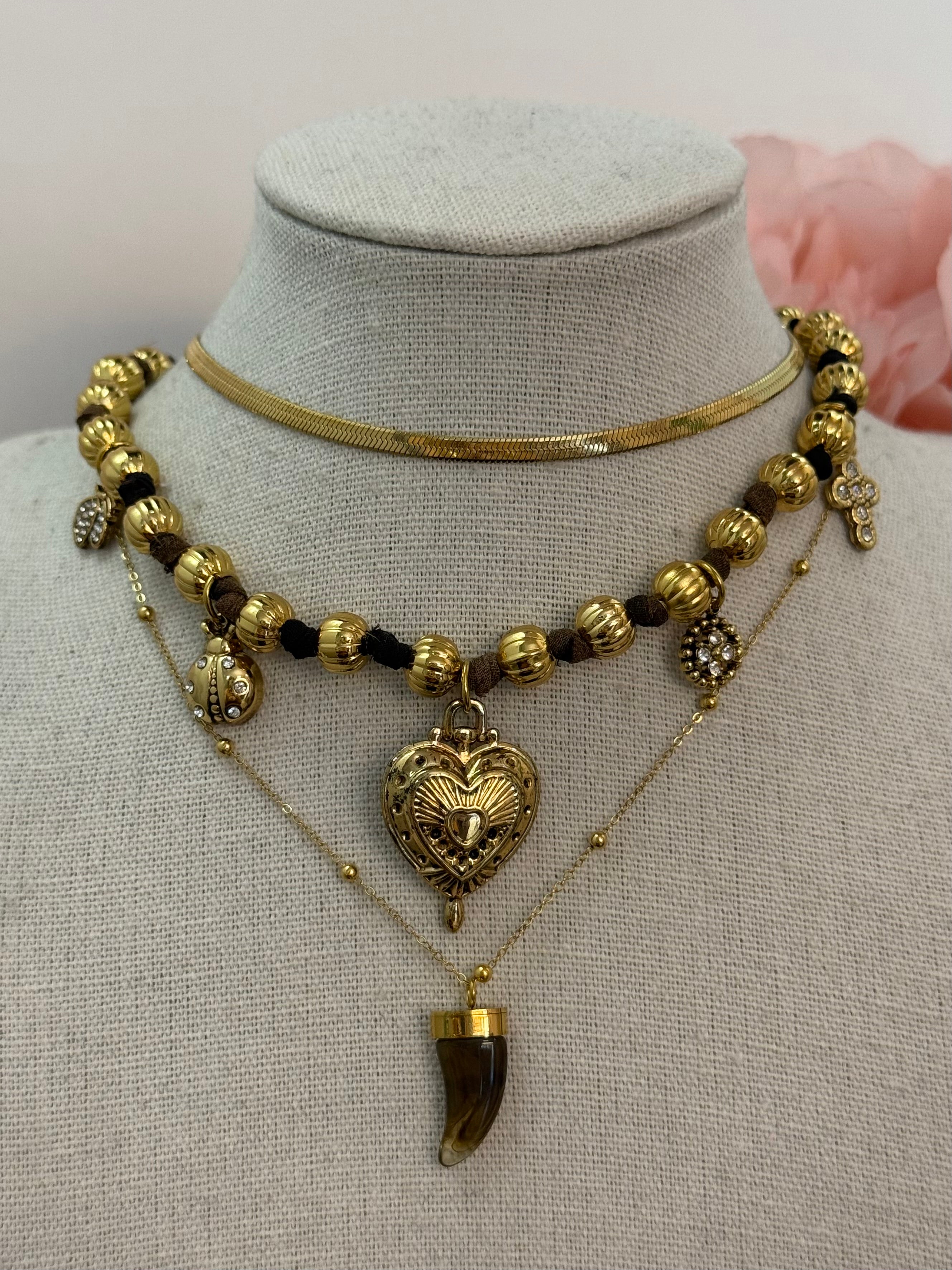 Collana mini corno con sfere