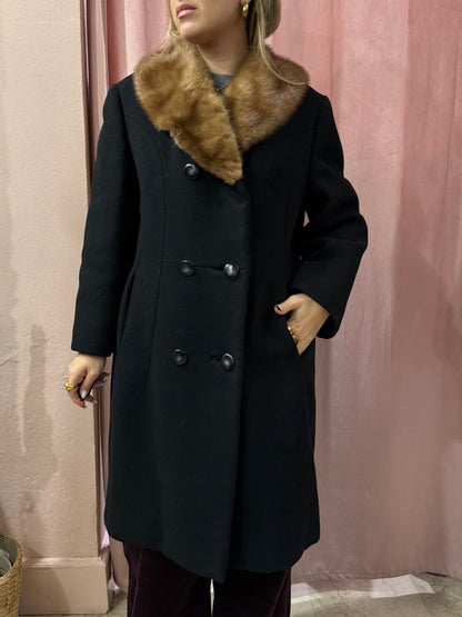 Cappotto nero in lana collo in visone