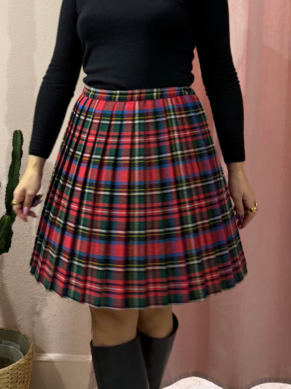 Gonna tartan sul rosso in lana