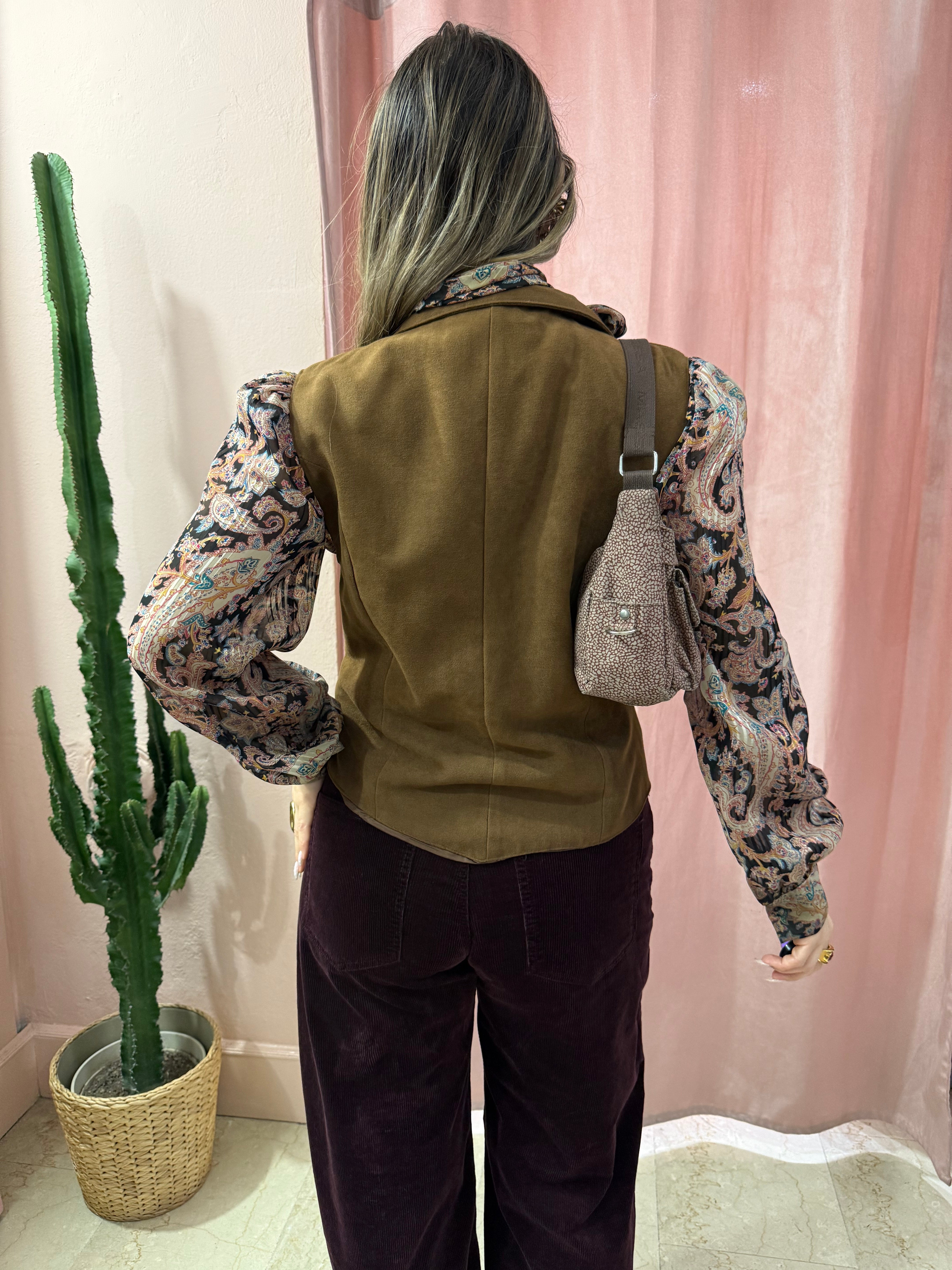 Gilet smanicato effetto scamosciato