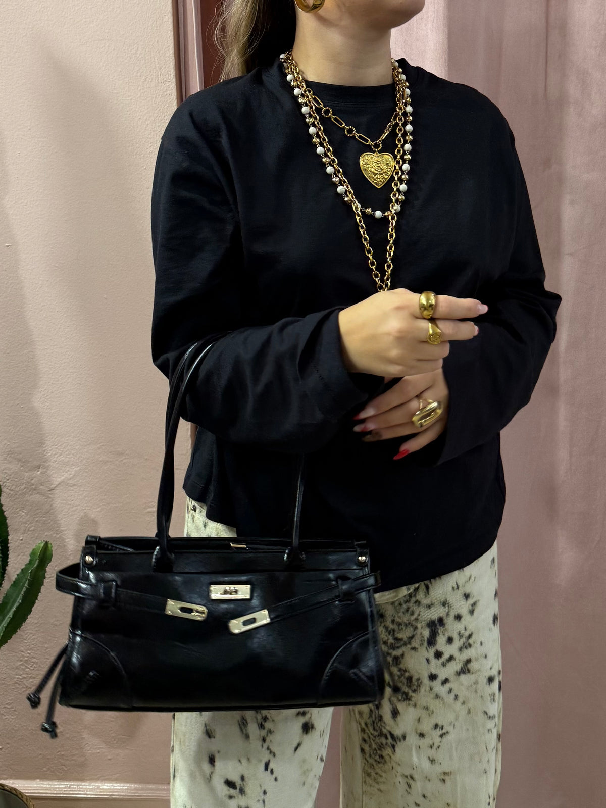 Borsa 00s in vernice nera