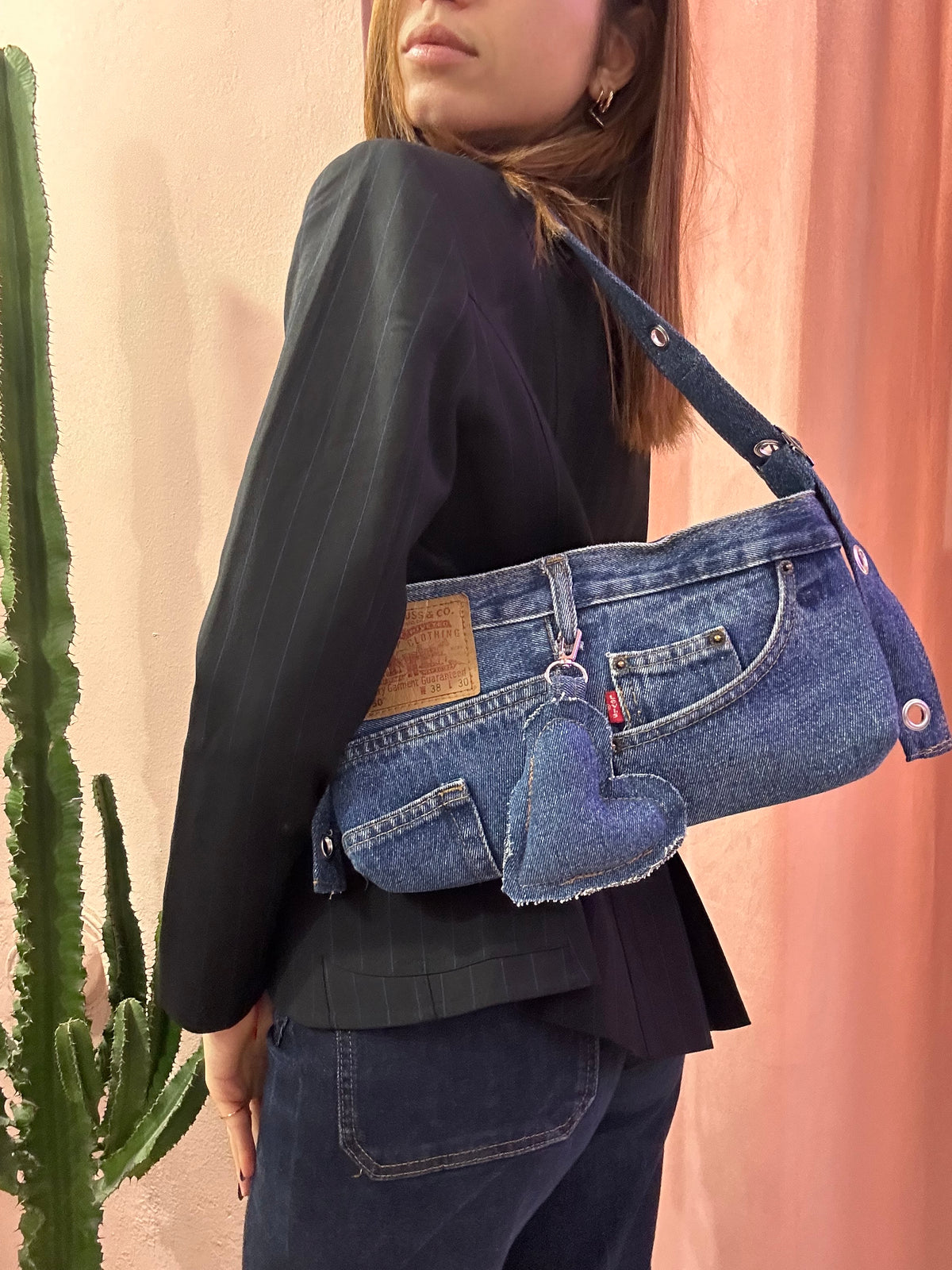 Borsa levis baguette upcycling denim scuro