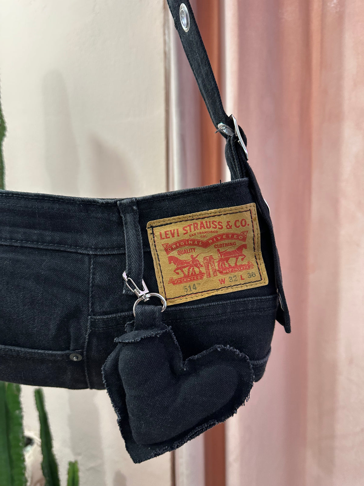 borsa levis baguette upcycling nera