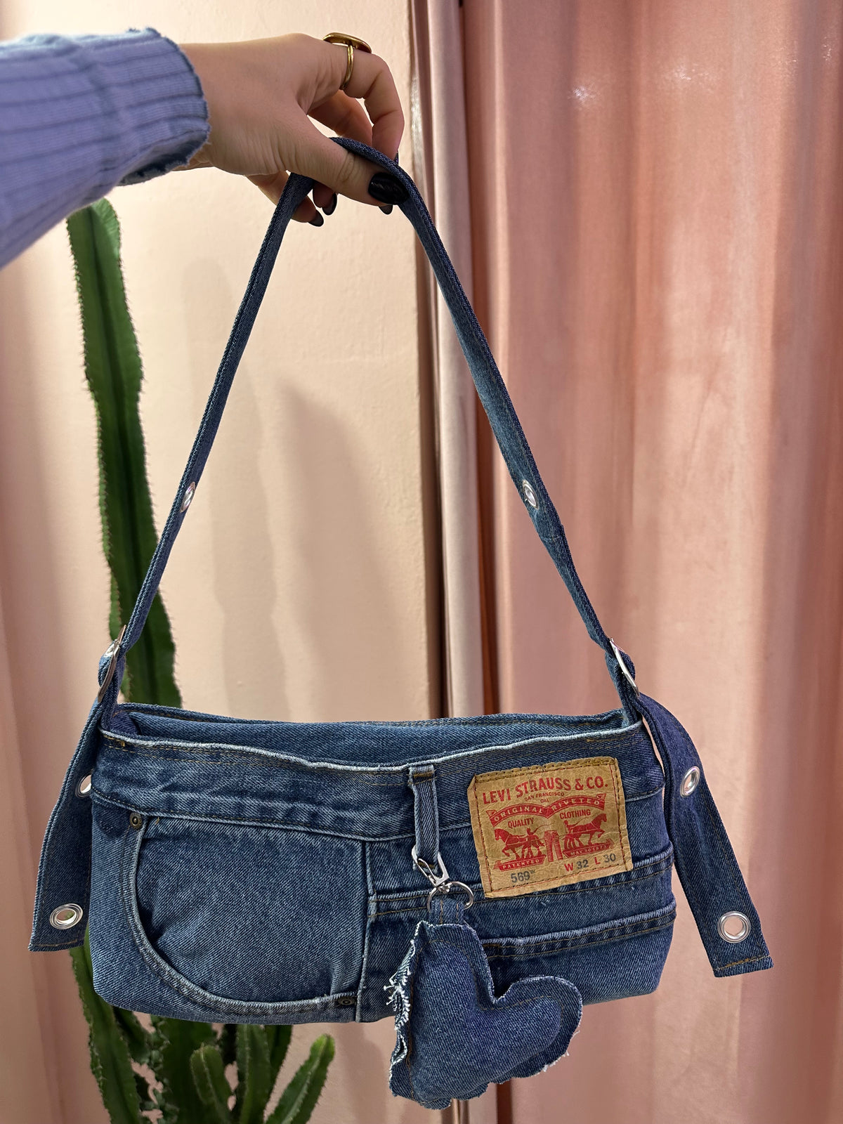 borsa levis baguette upcycling denim