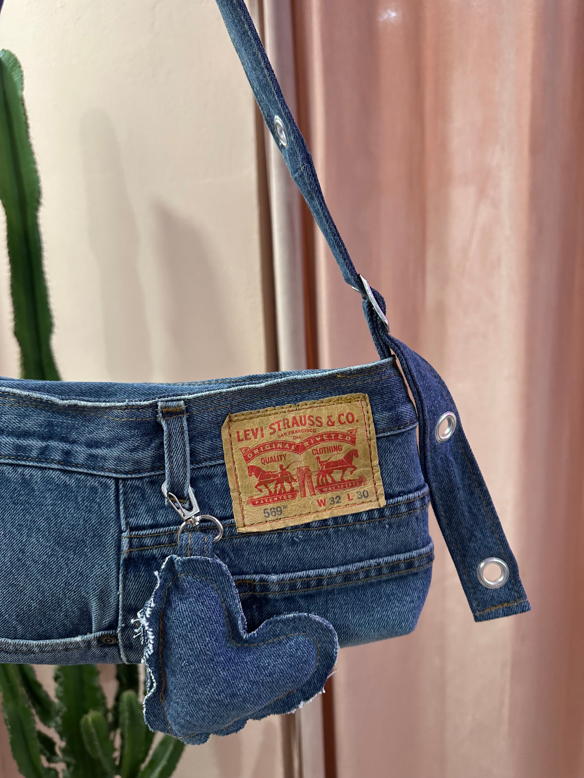 borsa levis baguette upcycling denim